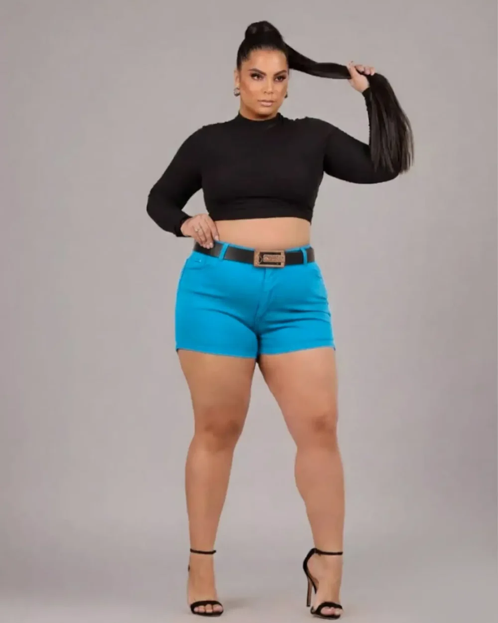 Short Sarja Azul Celeste Vibrante